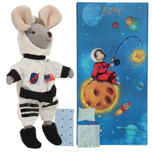Astronaut Mouse in a Box by LEVLOVS